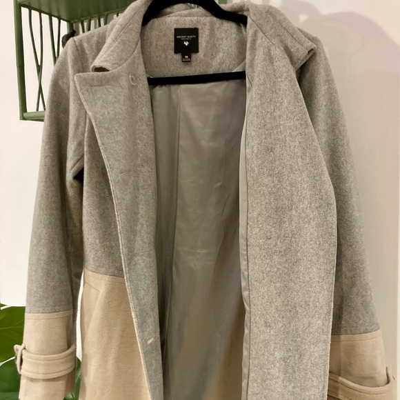 Against nudity fall/spring woman’s coat, medium size. - Picture 3 of 6